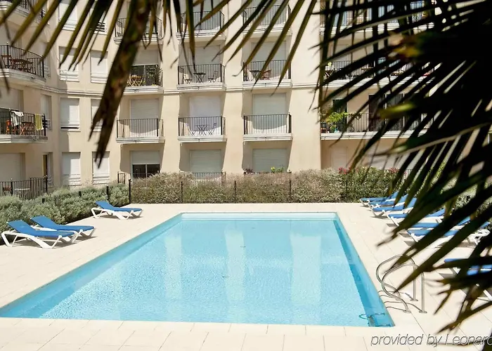 Adagio Access Rodesse 3*