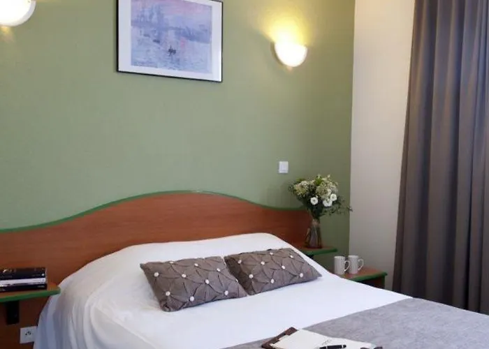 Adagio Access Rodesse 3*